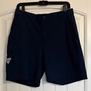 Men's Navy Cargo Shorts with Utility Pocket